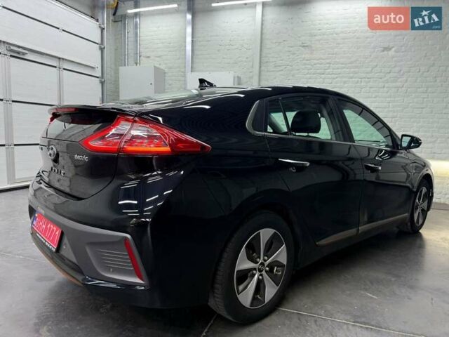 Чорний Хендай Ioniq, об'ємом двигуна 0 л та пробігом 108 тис. км за 14401 $, фото 4 на Automoto.ua