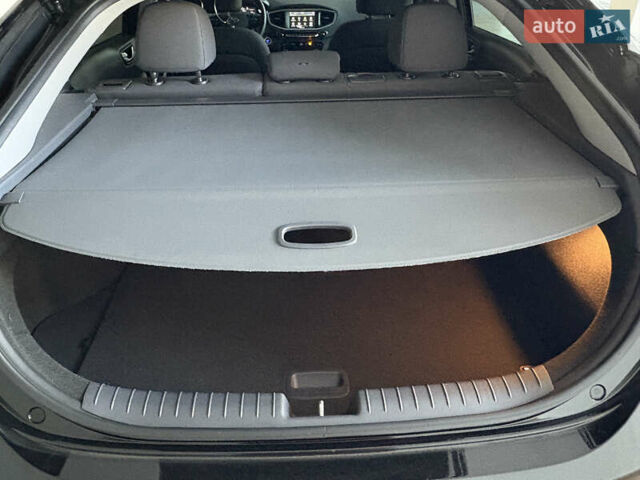 Чорний Хендай Ioniq, об'ємом двигуна 0 л та пробігом 113 тис. км за 12500 $, фото 18 на Automoto.ua