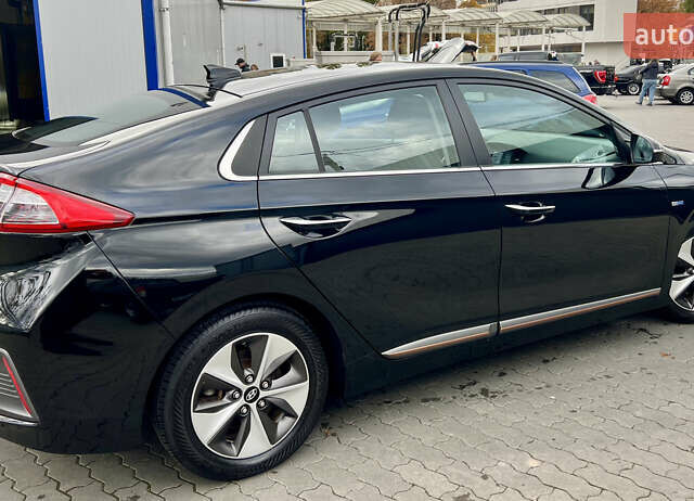 Чорний Хендай Ioniq, об'ємом двигуна 0 л та пробігом 90 тис. км за 14150 $, фото 22 на Automoto.ua