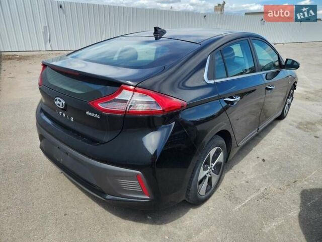 Черный Хендай Ioniq, объемом двигателя 0 л и пробегом 60 тыс. км за 9299 $, фото 7 на Automoto.ua