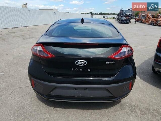 Черный Хендай Ioniq, объемом двигателя 0 л и пробегом 60 тыс. км за 9299 $, фото 8 на Automoto.ua