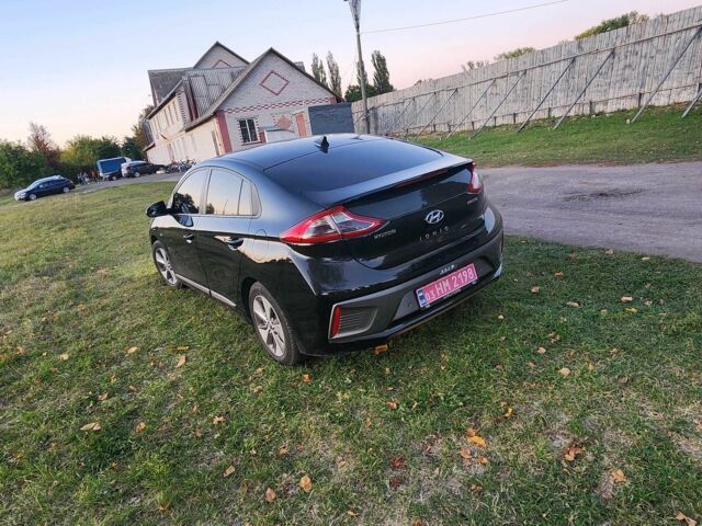 Черный Хендай Ioniq, объемом двигателя 0 л и пробегом 99 тыс. км за 12200 $, фото 9 на Automoto.ua