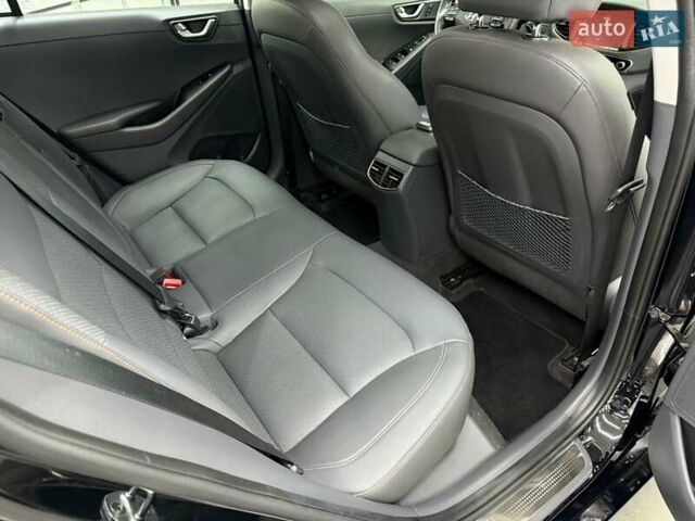 Чорний Хендай Ioniq, об'ємом двигуна 0 л та пробігом 108 тис. км за 14401 $, фото 30 на Automoto.ua