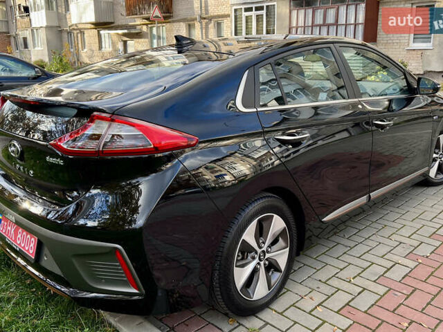 Чорний Хендай Ioniq, об'ємом двигуна 0 л та пробігом 90 тис. км за 14150 $, фото 7 на Automoto.ua