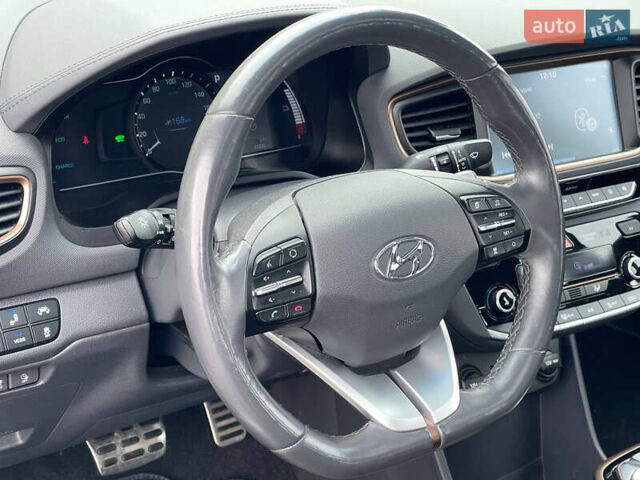 Черный Хендай Ioniq, объемом двигателя 0 л и пробегом 45 тыс. км за 16500 $, фото 27 на Automoto.ua