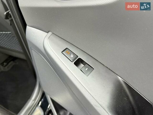 Чорний Хендай Ioniq, об'ємом двигуна 0 л та пробігом 108 тис. км за 14401 $, фото 29 на Automoto.ua