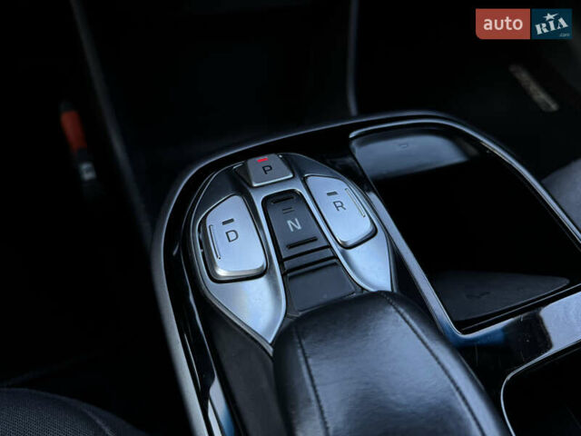 Чорний Хендай Ioniq, об'ємом двигуна 0 л та пробігом 102 тис. км за 14900 $, фото 25 на Automoto.ua