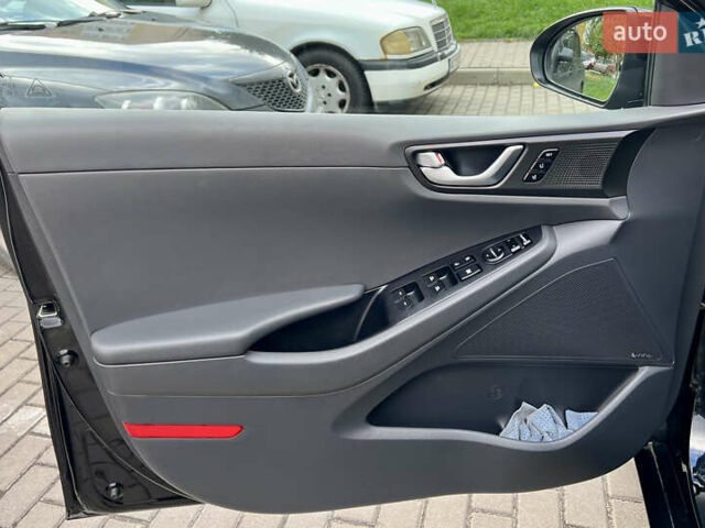Чорний Хендай Ioniq, об'ємом двигуна 0 л та пробігом 90 тис. км за 14150 $, фото 34 на Automoto.ua