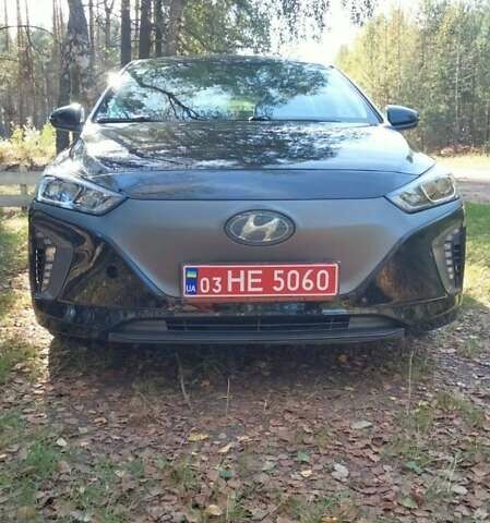 Черный Хендай Ioniq, объемом двигателя 0 л и пробегом 161 тыс. км за 12500 $, фото 8 на Automoto.ua