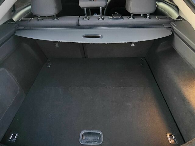 Черный Хендай Ioniq, объемом двигателя 0 л и пробегом 99 тыс. км за 12200 $, фото 23 на Automoto.ua