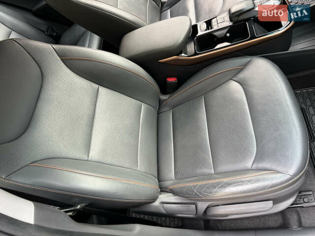 Чорний Хендай Ioniq, об'ємом двигуна 0 л та пробігом 90 тис. км за 14150 $, фото 39 на Automoto.ua