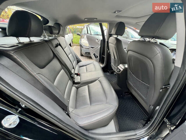 Чорний Хендай Ioniq, об'ємом двигуна 0 л та пробігом 90 тис. км за 14150 $, фото 45 на Automoto.ua
