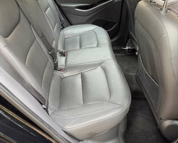 Чорний Хендай Ioniq, об'ємом двигуна 1.6 л та пробігом 205 тис. км за 12500 $, фото 10 на Automoto.ua