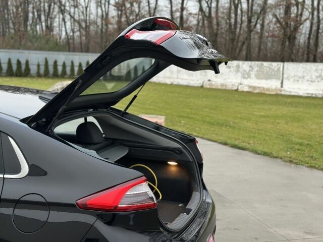 Черный Хендай Ioniq, объемом двигателя 0 л и пробегом 137 тыс. км за 12499 $, фото 23 на Automoto.ua