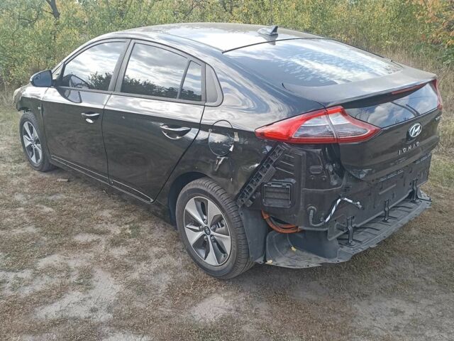 Черный Хендай Ioniq, объемом двигателя 0 л и пробегом 85 тыс. км за 7200 $, фото 3 на Automoto.ua