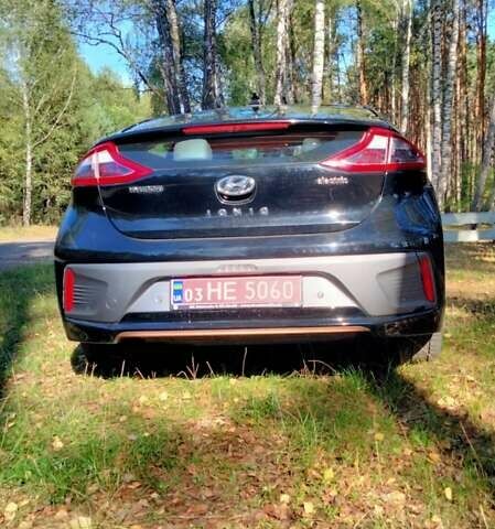 Черный Хендай Ioniq, объемом двигателя 0 л и пробегом 161 тыс. км за 12500 $, фото 3 на Automoto.ua