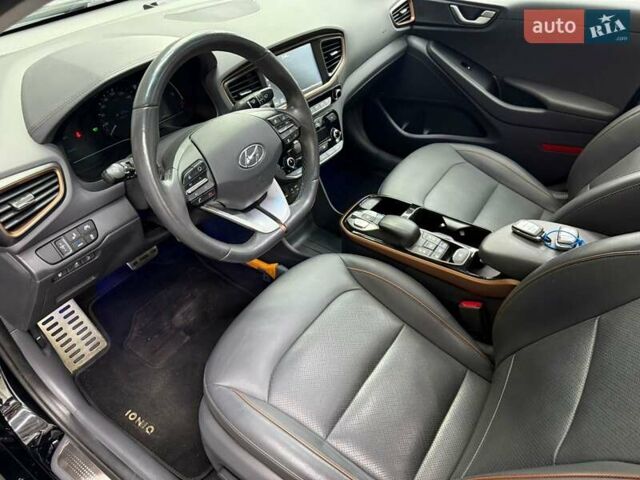 Чорний Хендай Ioniq, об'ємом двигуна 0 л та пробігом 108 тис. км за 14401 $, фото 19 на Automoto.ua