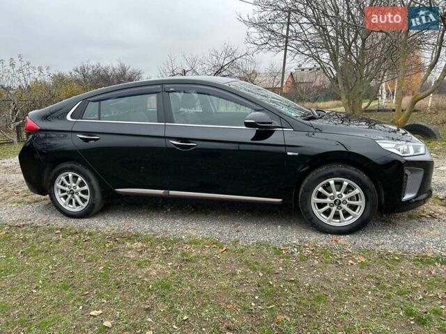 Чорний Хендай Ioniq, об'ємом двигуна 0 л та пробігом 65 тис. км за 15500 $, фото 11 на Automoto.ua