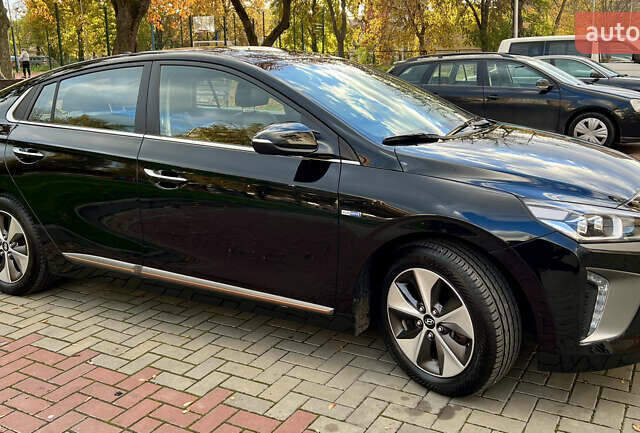 Чорний Хендай Ioniq, об'ємом двигуна 0 л та пробігом 90 тис. км за 14150 $, фото 4 на Automoto.ua