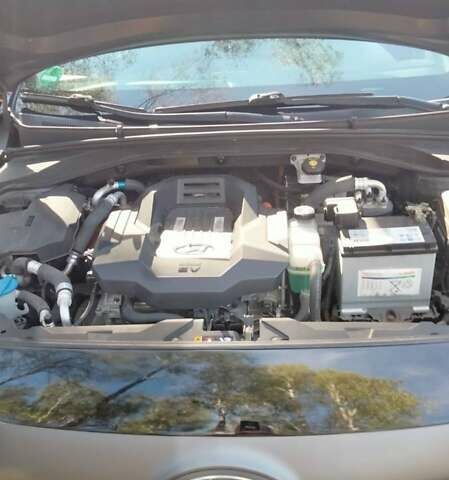 Черный Хендай Ioniq, объемом двигателя 0 л и пробегом 161 тыс. км за 12500 $, фото 1 на Automoto.ua