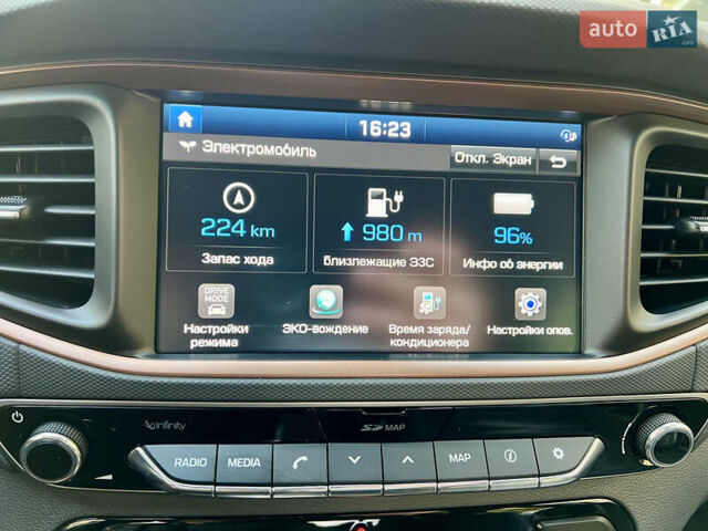 Чорний Хендай Ioniq, об'ємом двигуна 0 л та пробігом 90 тис. км за 14150 $, фото 49 на Automoto.ua