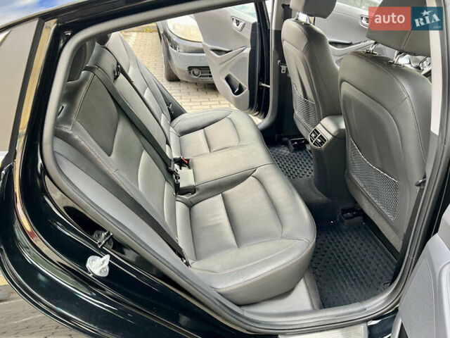 Чорний Хендай Ioniq, об'ємом двигуна 0 л та пробігом 90 тис. км за 14150 $, фото 44 на Automoto.ua