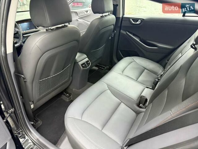 Чорний Хендай Ioniq, об'ємом двигуна 0 л та пробігом 108 тис. км за 14401 $, фото 33 на Automoto.ua