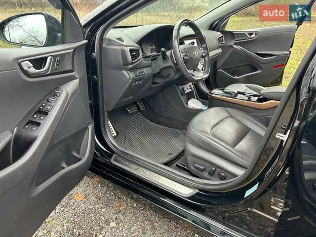 Чорний Хендай Ioniq, об'ємом двигуна 0 л та пробігом 65 тис. км за 15500 $, фото 8 на Automoto.ua