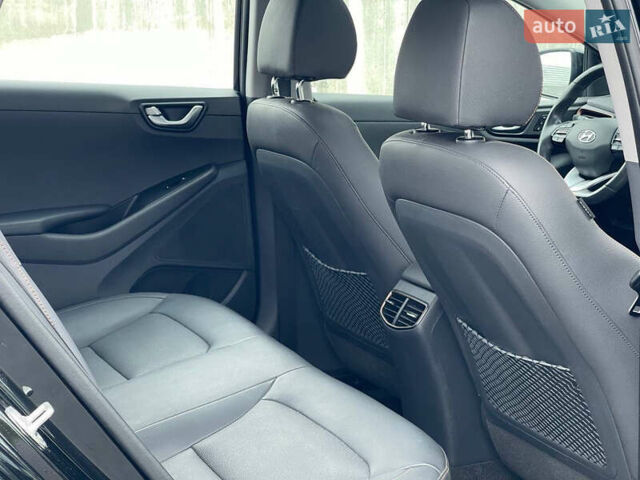 Черный Хендай Ioniq, объемом двигателя 0 л и пробегом 45 тыс. км за 16500 $, фото 16 на Automoto.ua