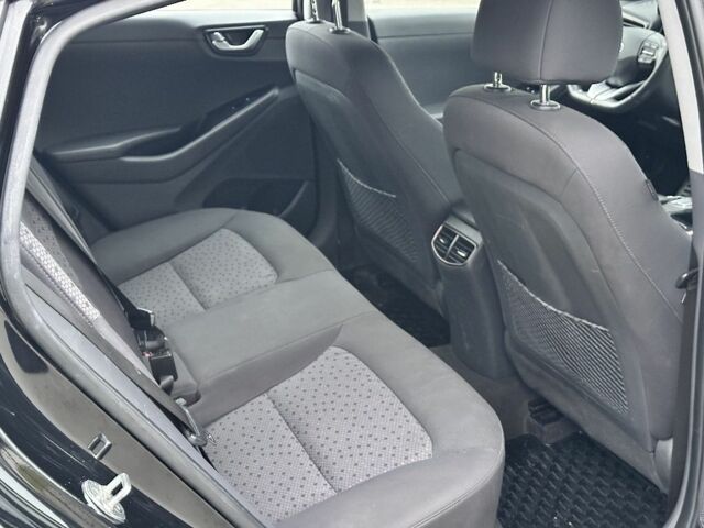 Черный Хендай Ioniq, объемом двигателя 0 л и пробегом 137 тыс. км за 12499 $, фото 17 на Automoto.ua