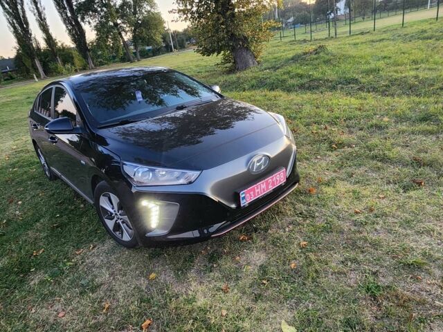 Черный Хендай Ioniq, объемом двигателя 0 л и пробегом 99 тыс. км за 12200 $, фото 14 на Automoto.ua