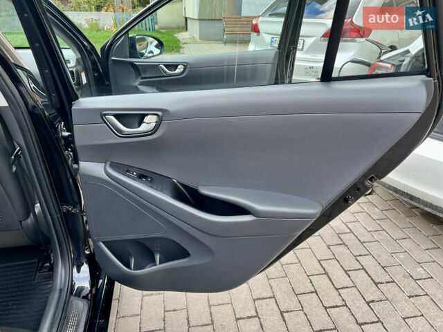Чорний Хендай Ioniq, об'ємом двигуна 0 л та пробігом 90 тис. км за 14150 $, фото 43 на Automoto.ua
