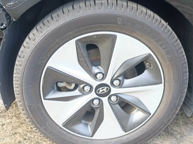 Черный Хендай Ioniq, объемом двигателя 0 л и пробегом 85 тыс. км за 7200 $, фото 17 на Automoto.ua