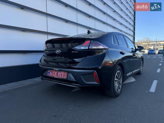 Чорний Хендай Ioniq, об'ємом двигуна 0 л та пробігом 102 тис. км за 14900 $, фото 8 на Automoto.ua