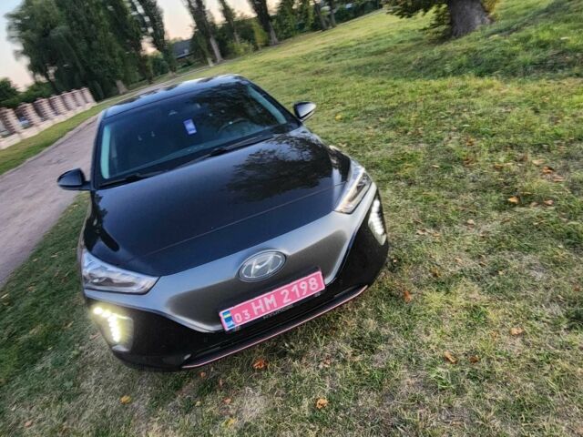 Черный Хендай Ioniq, объемом двигателя 0 л и пробегом 99 тыс. км за 12200 $, фото 12 на Automoto.ua