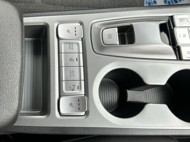 Черный Хендай Ioniq, объемом двигателя 0 л и пробегом 50 тыс. км за 394 $, фото 4 на Automoto.ua