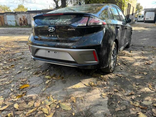 Чорний Хендай Ioniq, об'ємом двигуна 0 л та пробігом 139 тис. км за 7000 $, фото 8 на Automoto.ua