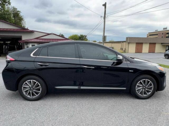 Черный Хендай Ioniq, объемом двигателя 0 л и пробегом 35 тыс. км за 13000 $, фото 3 на Automoto.ua