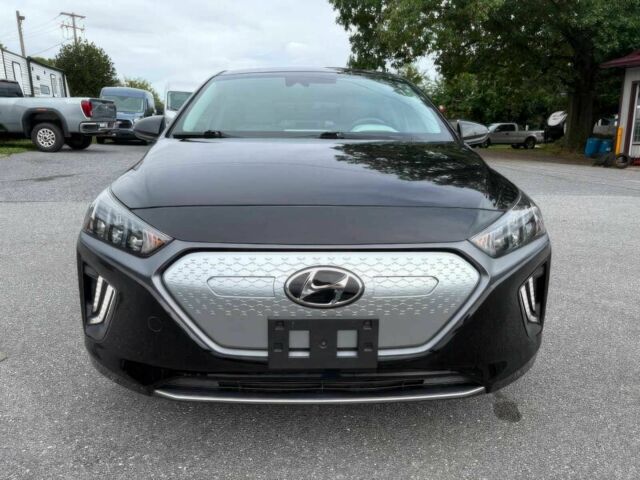 Черный Хендай Ioniq, объемом двигателя 0 л и пробегом 35 тыс. км за 13000 $, фото 1 на Automoto.ua