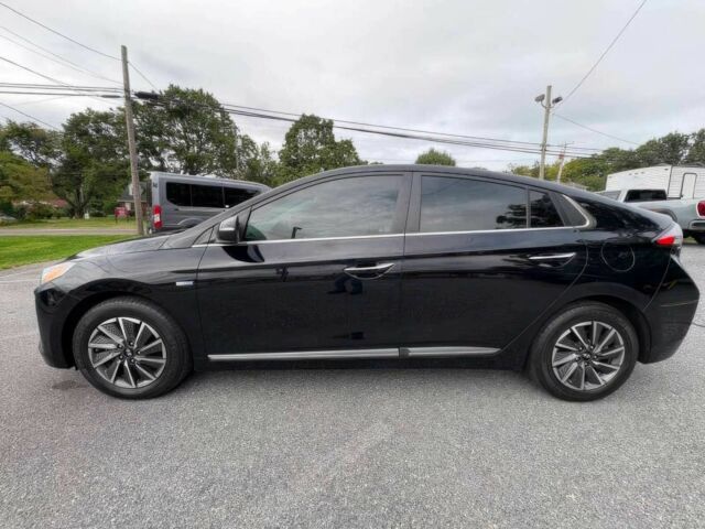 Черный Хендай Ioniq, объемом двигателя 0 л и пробегом 35 тыс. км за 13000 $, фото 4 на Automoto.ua