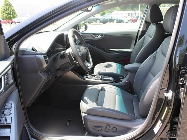 Чорний Хендай Ioniq, об'ємом двигуна 1.6 л та пробігом 13 тис. км за 10000 $, фото 7 на Automoto.ua