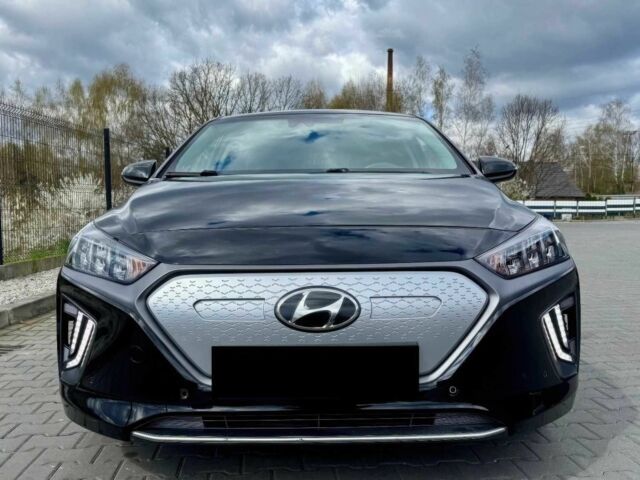 Черный Хендай Ioniq, объемом двигателя 0 л и пробегом 59 тыс. км за 6000 $, фото 1 на Automoto.ua