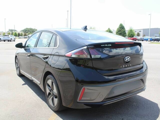 Чорний Хендай Ioniq, об'ємом двигуна 1.6 л та пробігом 13 тис. км за 10000 $, фото 5 на Automoto.ua