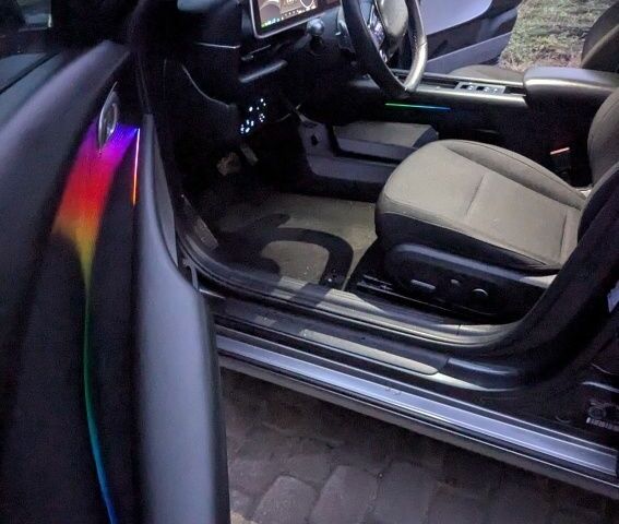 Черный Хендай Ioniq, объемом двигателя 0 л и пробегом 56 тыс. км за 27500 $, фото 3 на Automoto.ua