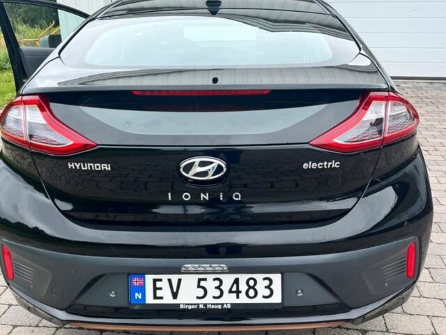 Черный Хендай Ioniq, объемом двигателя 0 л и пробегом 69 тыс. км за 12300 $, фото 1 на Automoto.ua