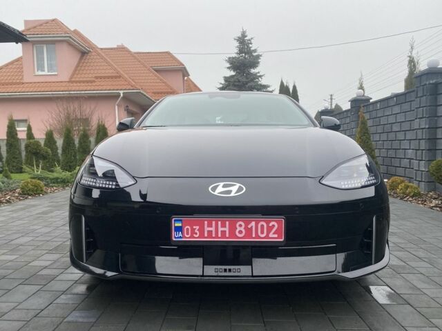 Черный Хендай Ioniq, объемом двигателя 0 л и пробегом 17 тыс. км за 24400 $, фото 2 на Automoto.ua