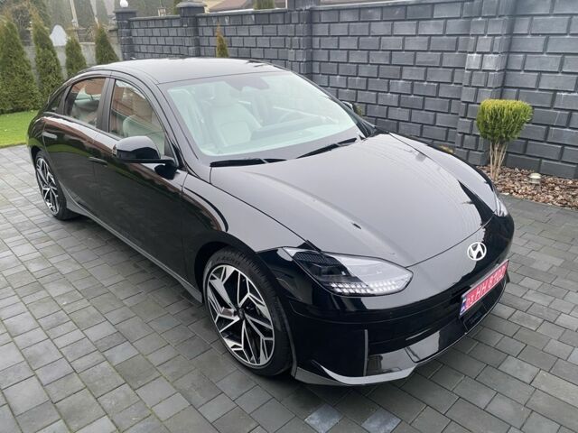 Черный Хендай Ioniq, объемом двигателя 0 л и пробегом 17 тыс. км за 24400 $, фото 3 на Automoto.ua