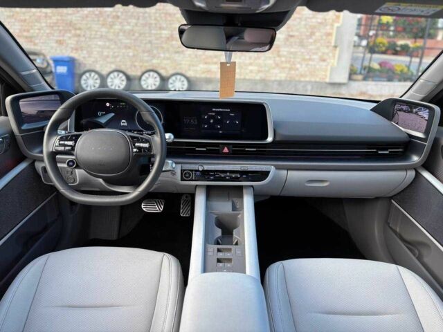 Черный Хендай Ioniq, объемом двигателя 0 л и пробегом 14 тыс. км за 33499 $, фото 22 на Automoto.ua