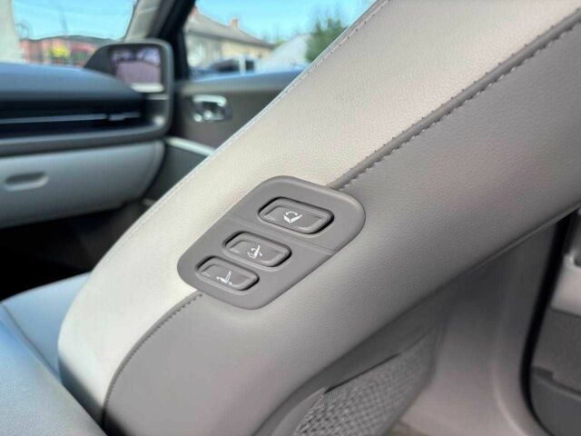 Черный Хендай Ioniq, объемом двигателя 0 л и пробегом 14 тыс. км за 33499 $, фото 21 на Automoto.ua