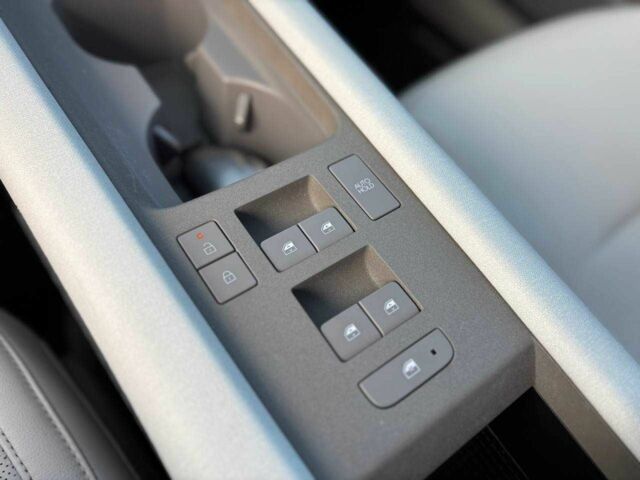 Черный Хендай Ioniq, объемом двигателя 0 л и пробегом 14 тыс. км за 33499 $, фото 17 на Automoto.ua